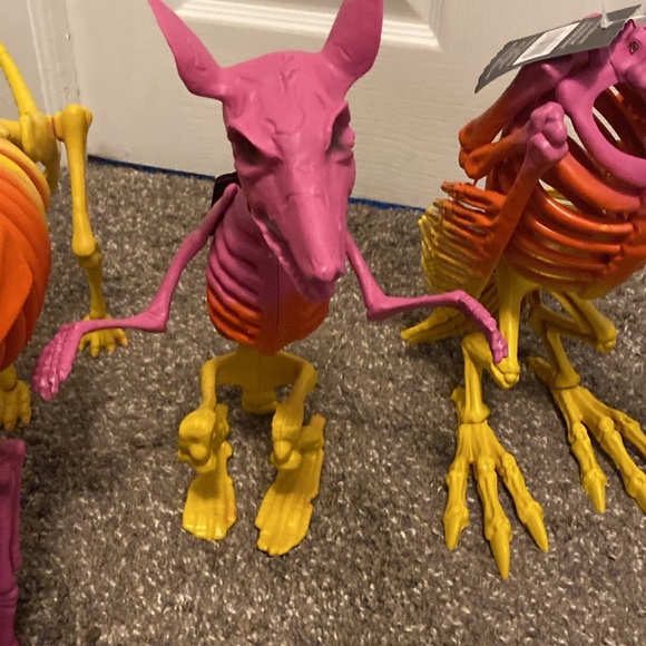 Ashland Halloween Hippie Hallow Skeleton Animals Buzzard Rat 2 Cats Decor NWT - Picture 5 of 6